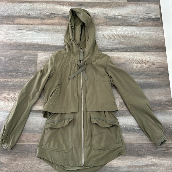 Lululemon Jacket Size 6 - Picture 1 of 6